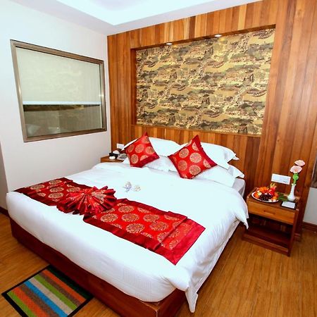 Gemsy Hotel Yangon Exterior foto