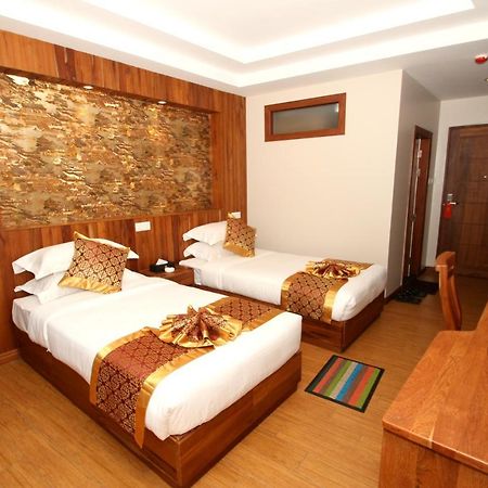 Gemsy Hotel Yangon Exterior foto