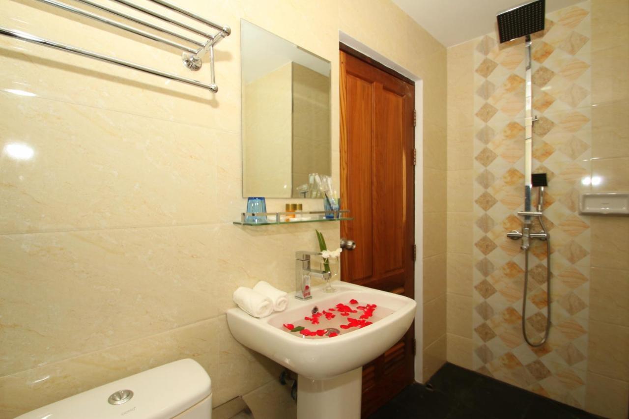 Gemsy Hotel Yangon Exterior foto
