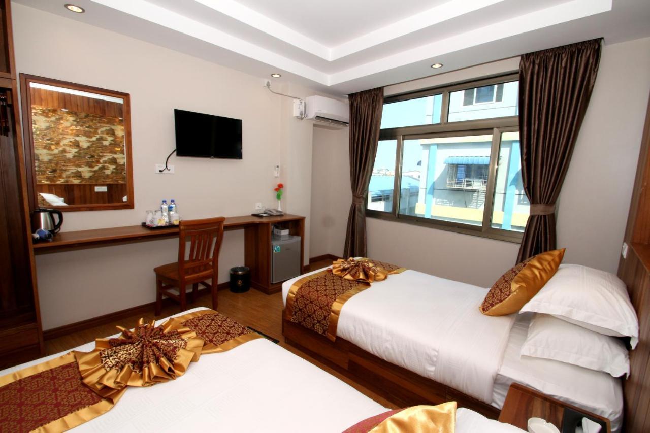 Gemsy Hotel Yangon Exterior foto